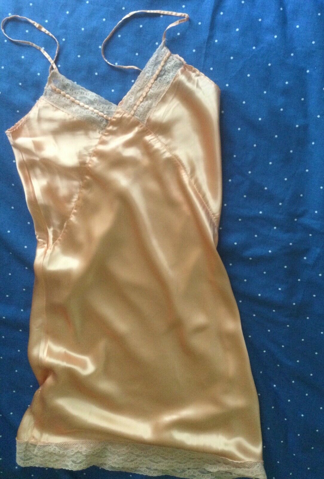 Vintage 1940’s Full Slip Peachy Pink Size 32/34 Shiny Lacey Flowy Sexy